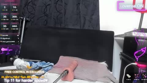 Snapshot of chiquihornymature chatting on October 15, 10:10 pm chiquihornymature online show from October 15, 10:10 pm