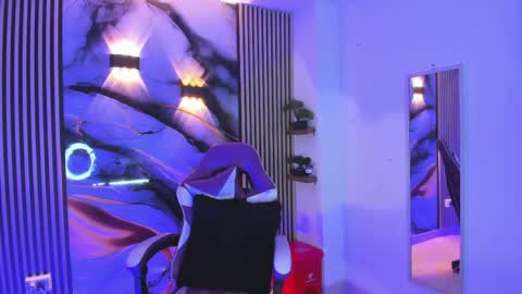 chloe_jacksonn online show from June 2, 7:49 pm