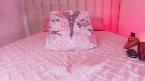 chloe_leroy online show from November 28, 12:34 pm