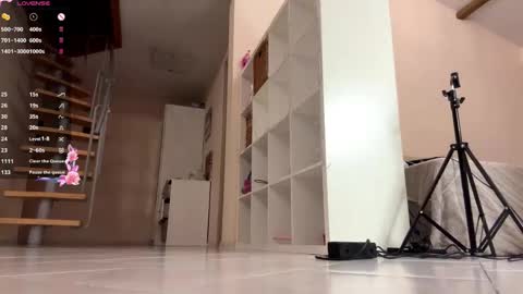 hloe online show from April 20, 6:11 pm