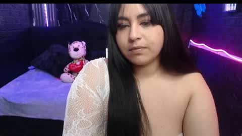 chloe_smith5 online show from May 15, 8:38 pm
