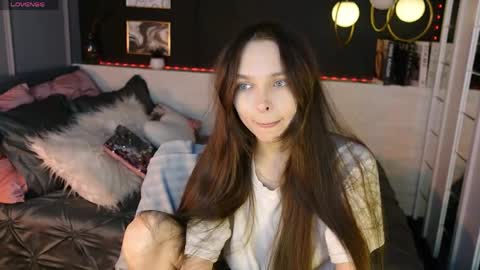 Chloe online show from April 8, 9:18 pm