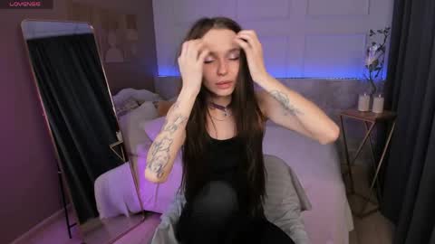 Chloe online show from April 23, 8:54 pm