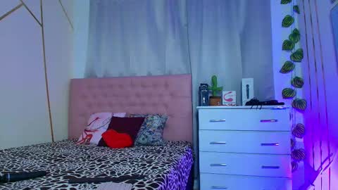 Lulu  online show from November 9, 2:26 am