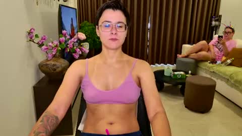 Eva and Sandra online show from June 22, 2:39 am