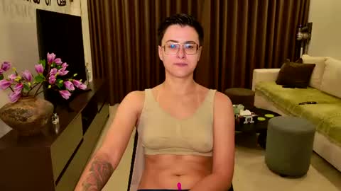Eva and Sandra online show from July 17, 7:16 pm
