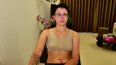 Eva and Sandra online show from June 18, 9:14 am