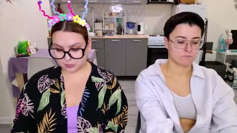 Eva and Sandra online show from February 26, 9:07 pm