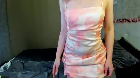 Chloe Deccker online show from June 2, 1:07 am