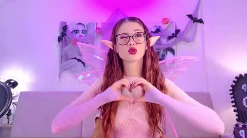 chloeferreira online show from November 1, 5:17 am