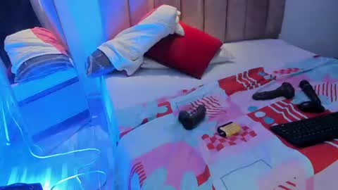 chloemilly2 online show from July 23, 1:58 am