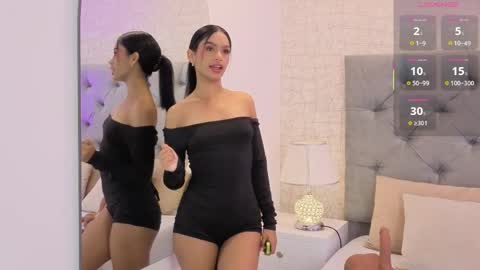 C H L O E  M O O N online show from April 15, 11:57 am