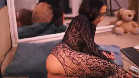 Chlo online show from April 23, 12:29 pm