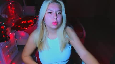 ChloeRicci online show from October 18, 2:49 am