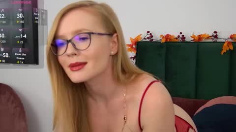 Chloe online show from October 16, 10:37 am