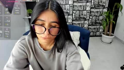 ChloeTurner  online show from October 28, 9:05 pm