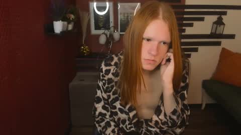 Chloe online show from November 19, 1:43 pm