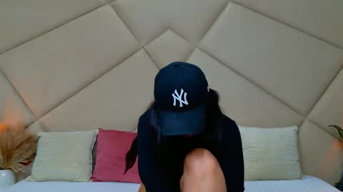 Chloe Vee online show from October 9, 5:02 am