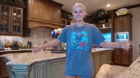 Chloe Babe online show from July 18, 12:01 am