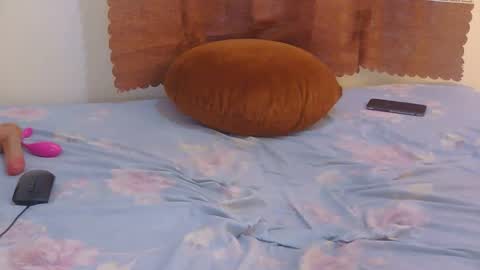 chocolate_candiee online show from April 22, 2:52 am