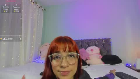 Chloe online show from April 4, 10:11 am