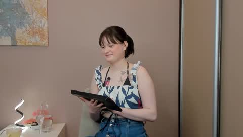 Cassandra online show from March 28, 8:38 am