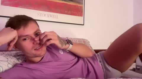 chris_love47 online show from November 7, 8:22 pm