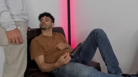 Im Chirs IM MODEL INDEPENDT online show from September 18, 12:47 am