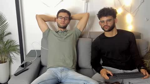 Im Chirs IM MODEL INDEPENDT online show from February 15, 2:26 am