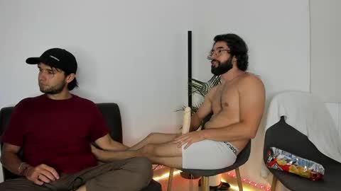 Im Chirs IM MODEL INDEPENDT online show from November 19, 1:27 am