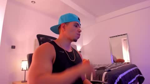 chrismorgan24 online show from November 9, 12:25 am