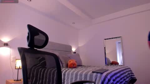 chrismorgan24 online show from October 23, 12:56 am