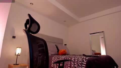 chrismorgan24 online show from November 24, 12:31 am