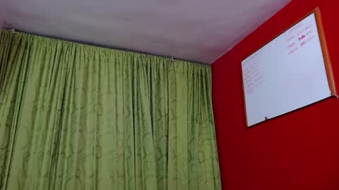 chriss_james online show from February 28, 5:48 am