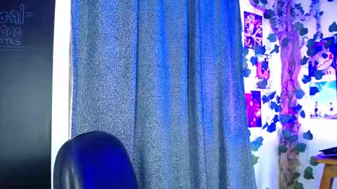 Snapshot of chriss_wg_ chatting on February 6, 2:37 pm Christian Wang online show from February 6, 2:37 pm