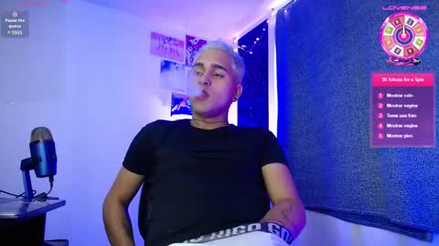 Snapshot of chriss_wg_ chatting on December 16, 4:05 pm Christian Wang online show from December 16, 4:05 pm