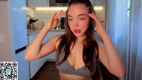 ChrissBerryy online show from April 26, 4:32 am