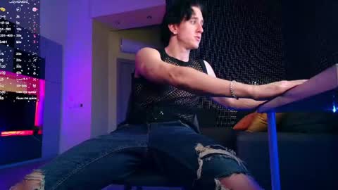 UPVOTE ME ------  ILL DO SOMETHING FOR FREE online show from June 12, 6:01 am