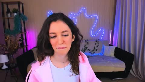 christinaconteeree online show from September 25, 6:37 pm