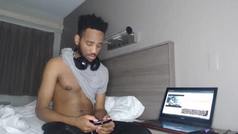 ChrisVacherx online show from February 12, 4:33 am