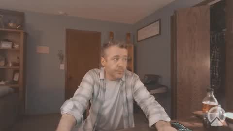 chrisw8121 online show from April 11, 4:50 am