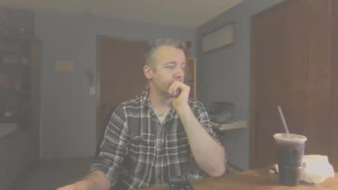 chrisw8121 online show from April 10, 4:07 am