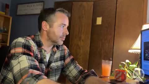 chrisw8121 online show from April 13, 2:05 am