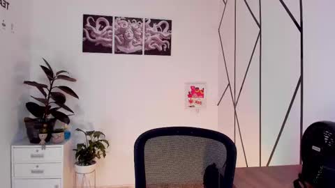 chrristopher77 online show from October 14, 1:58 pm