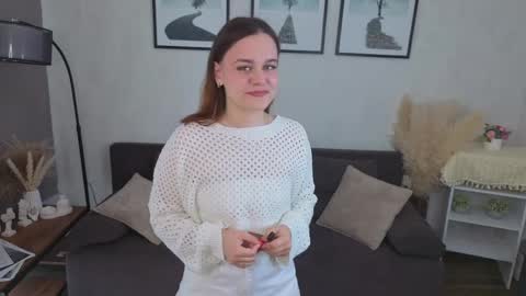 My name is Mia hello everyone online show from April 4, 11:39 am