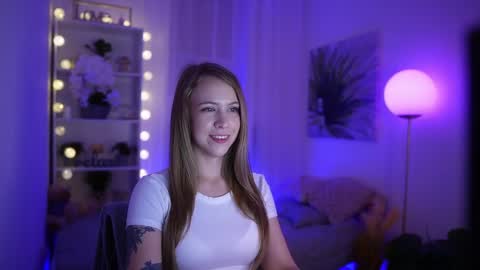 Snapshot of cindy_grey_ chatting on September 23, 6:25 pm Cintybaby online show from September 23, 6:25 pm