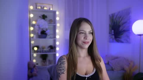 Snapshot of cindy_grey_ chatting on October 2, 6:50 pm Cintybaby online show from October 2, 6:50 pm