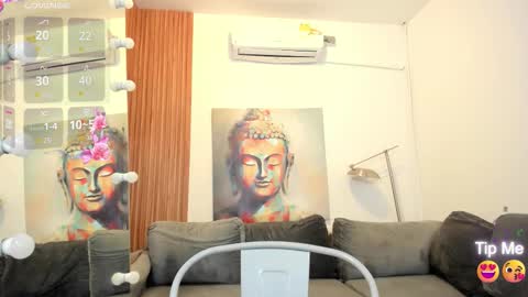 Snapshot of cinnia_ chatting on October 9, 12:32 pm Cintia online show from October 9, 12:32 pm