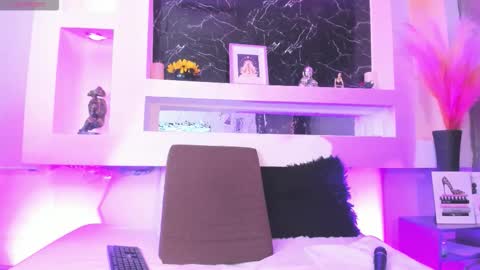 Cinthya  online show from February 24, 12:41 pm