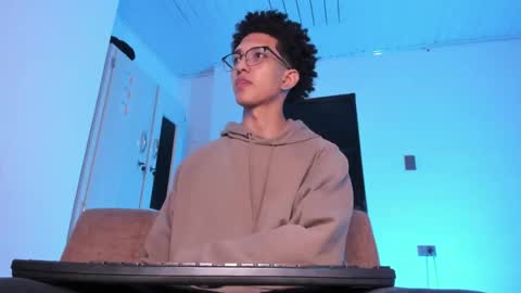 cj_davis1 online show from May 30, 4:22 am